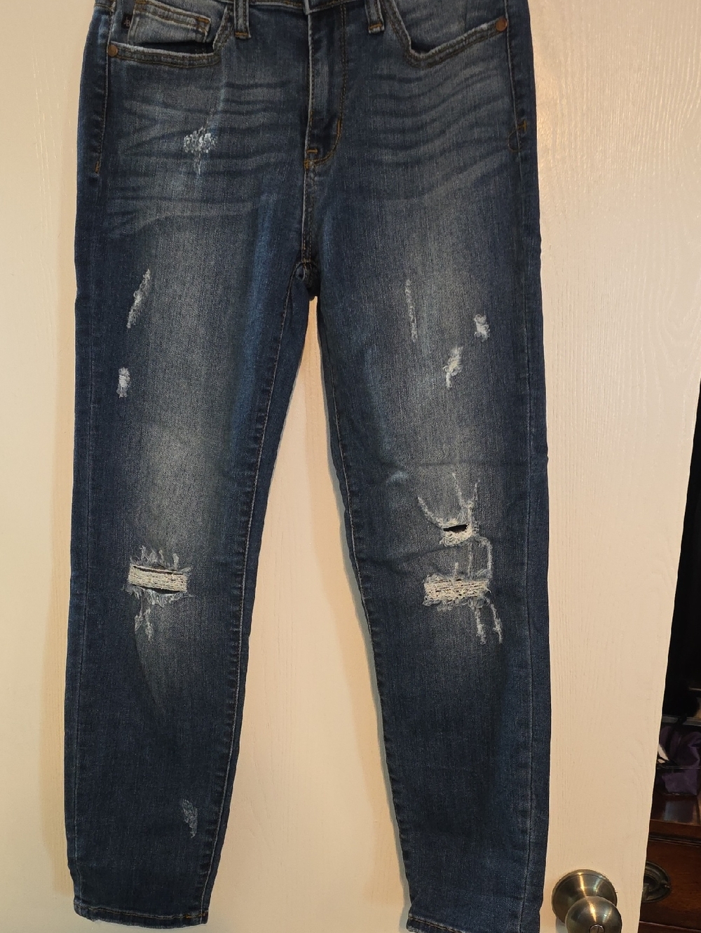 Judy Blue Distressed Skinny Jeans in Dark Blue Wash